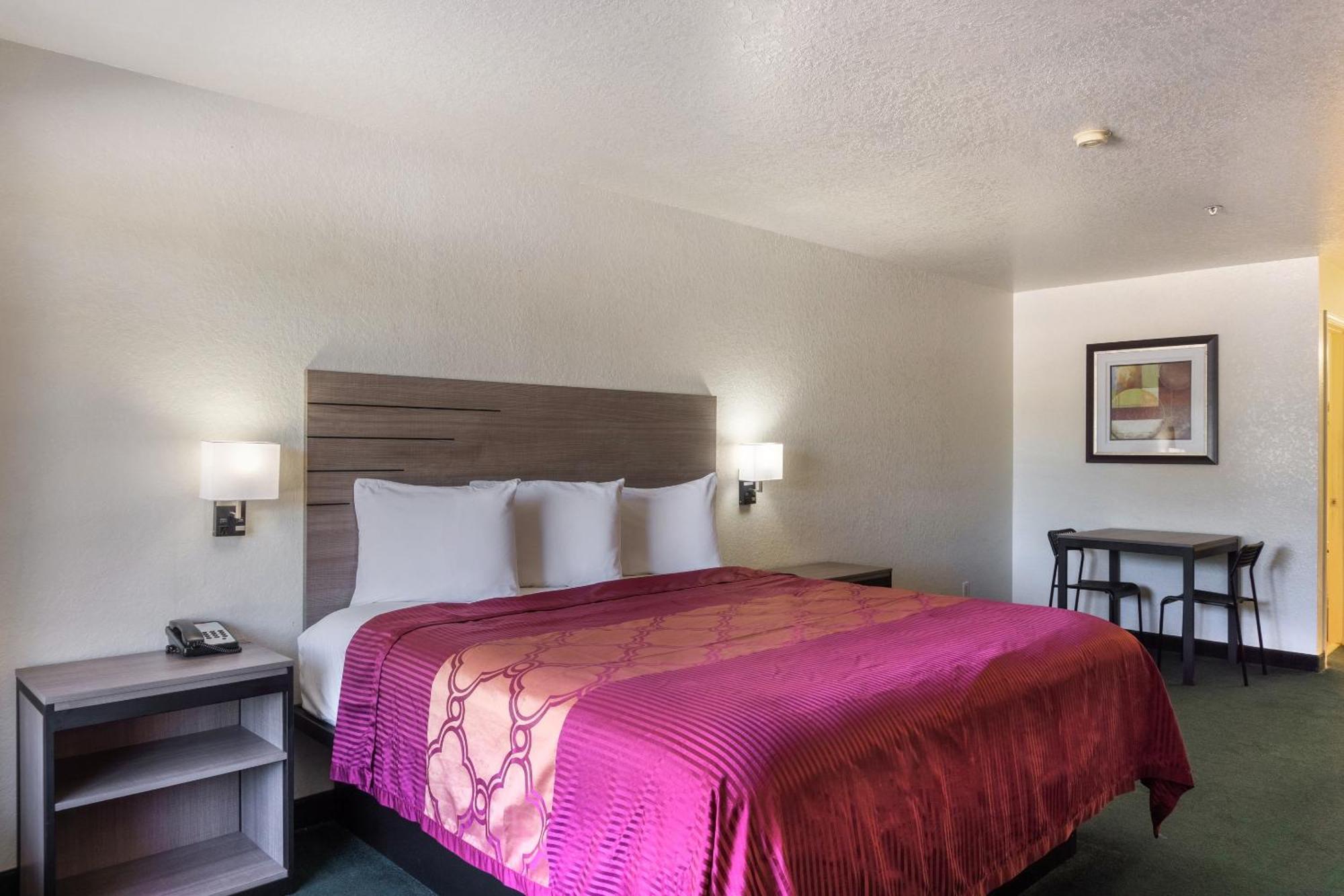 Oyo Inn&suites Medical Center 2*